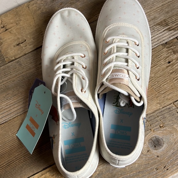 Women’s toms Carmel natural fairy godmother canvas gym shoes. Size 11. NWT. - Picture 4 of 4